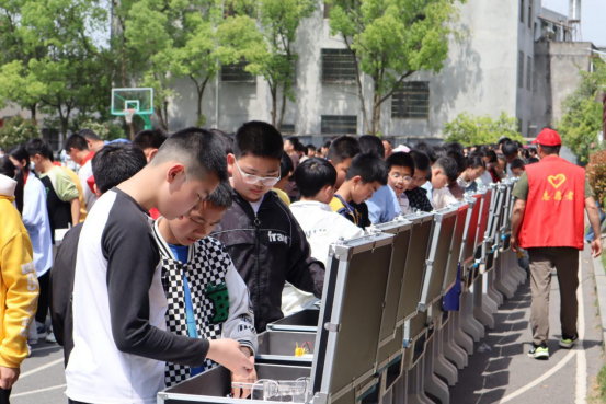 崇阳县流动科技馆活动走进三小大白校区118.png