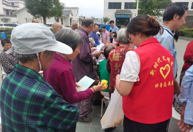 1757924648537032454.jpg 33.jpg