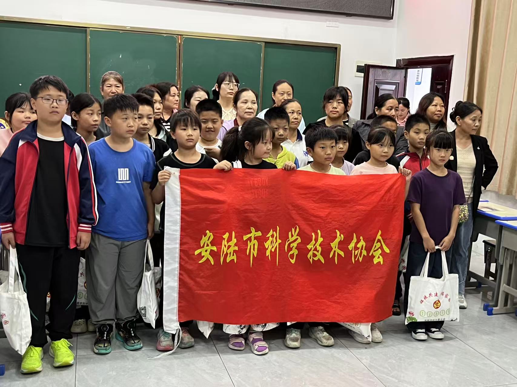 1758274270094011157.jpg 29.jpg