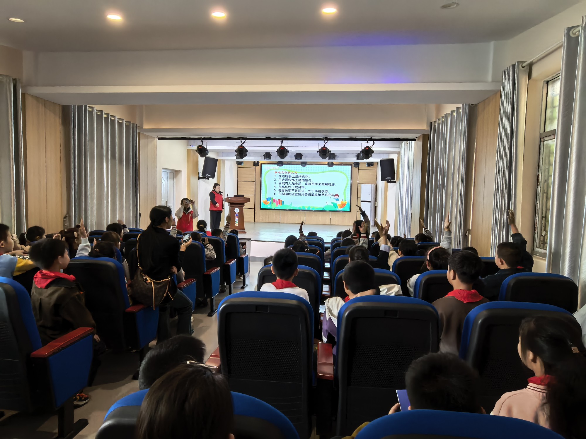 1758614368958025822.jpg 图片2_副本.jpg