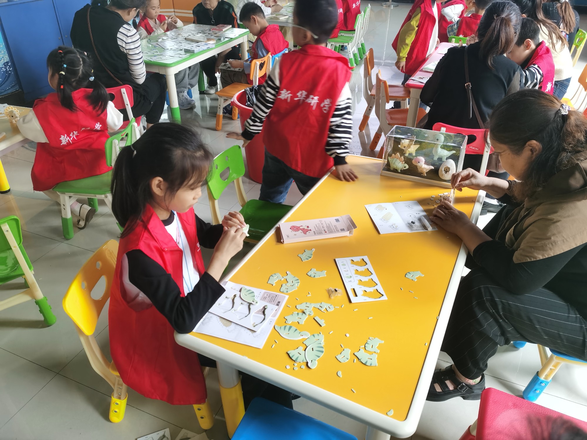 1759133630464068391.jpg 恐龙2.jpg