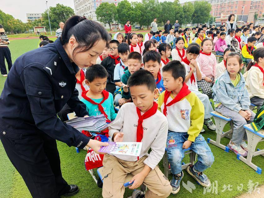 1760003836619024789.jpg 4.jpg