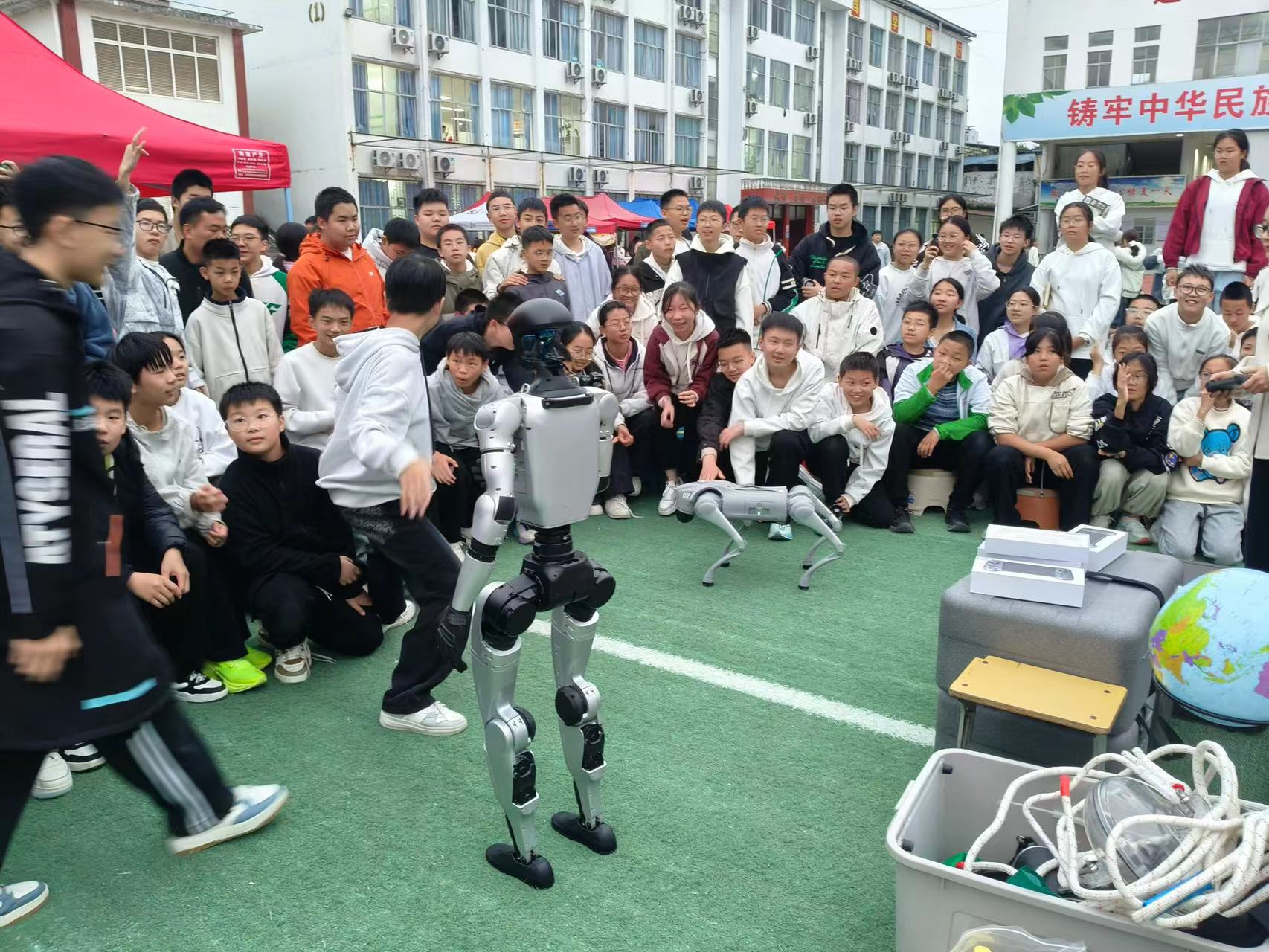 1762764676139034304.jpg 微信图片_20251110154114_72_105.jpg