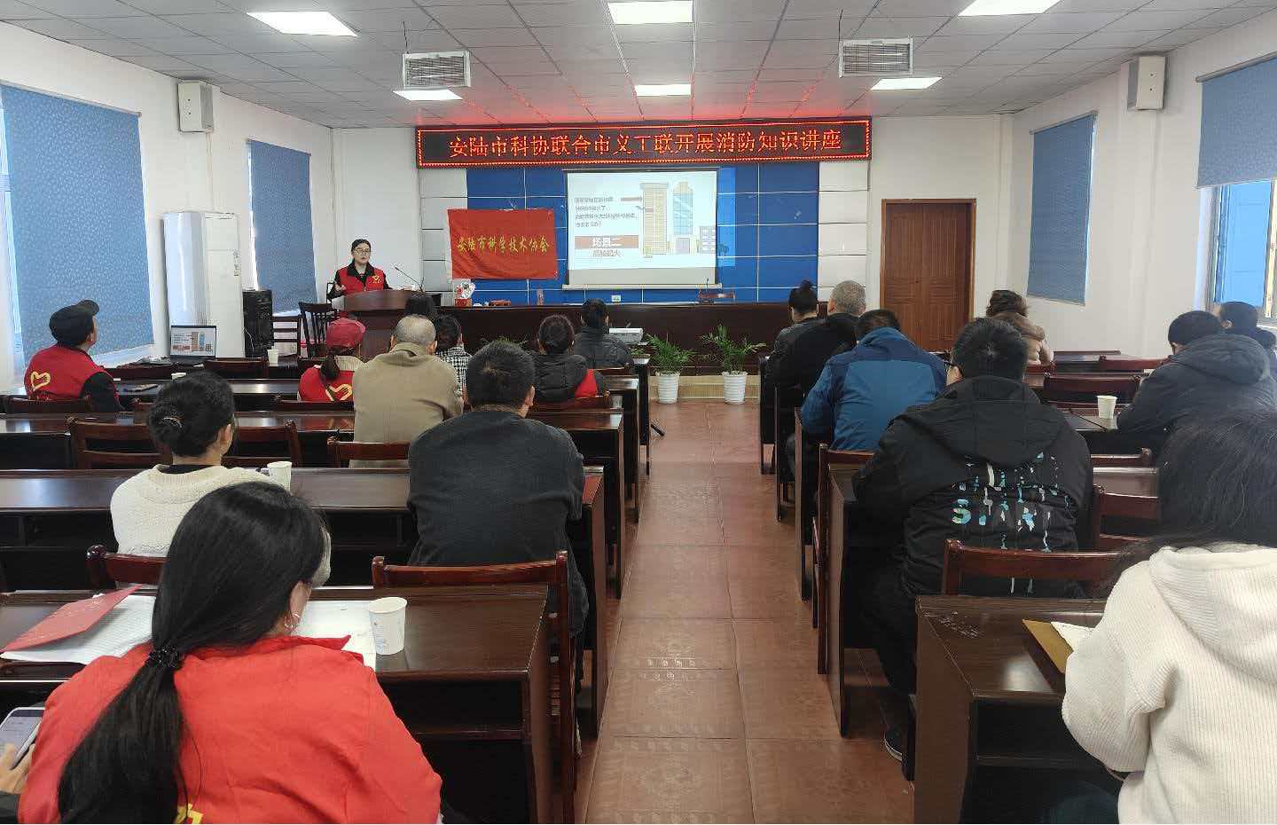 1764831503237096377.jpg 21.jpg