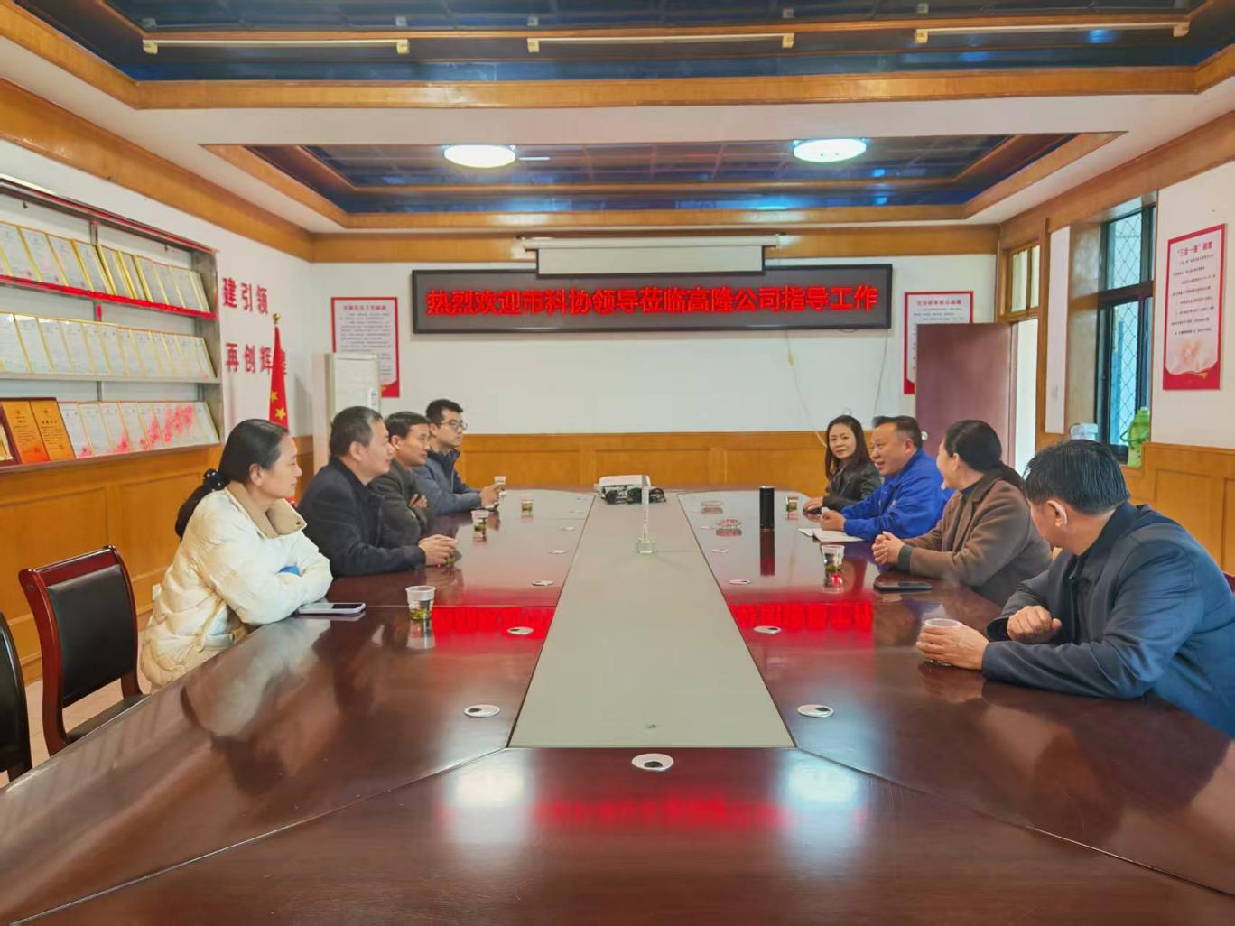 1764831748823079219.png 1764817659409566.png