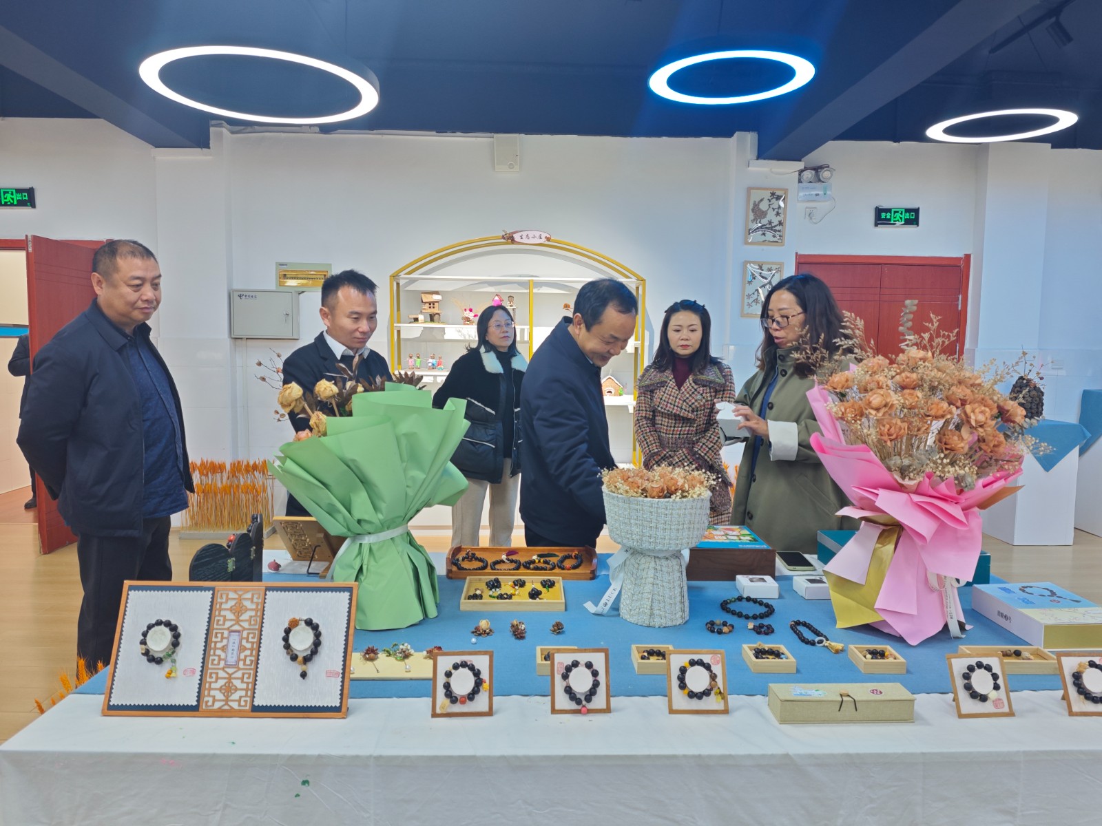 1765439580521090237.jpg 1765333881721904.jpg