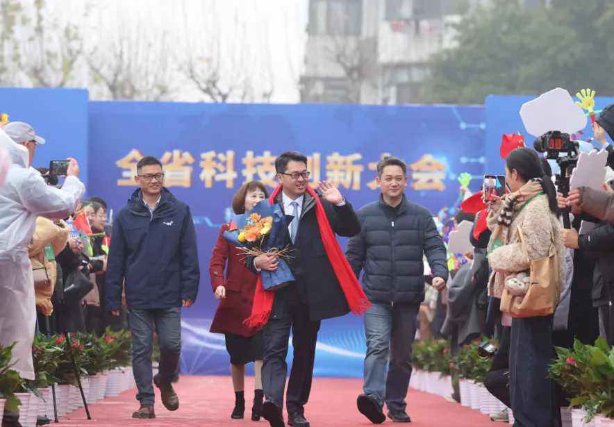 1767510888686061113.png 640 (3).webp.png