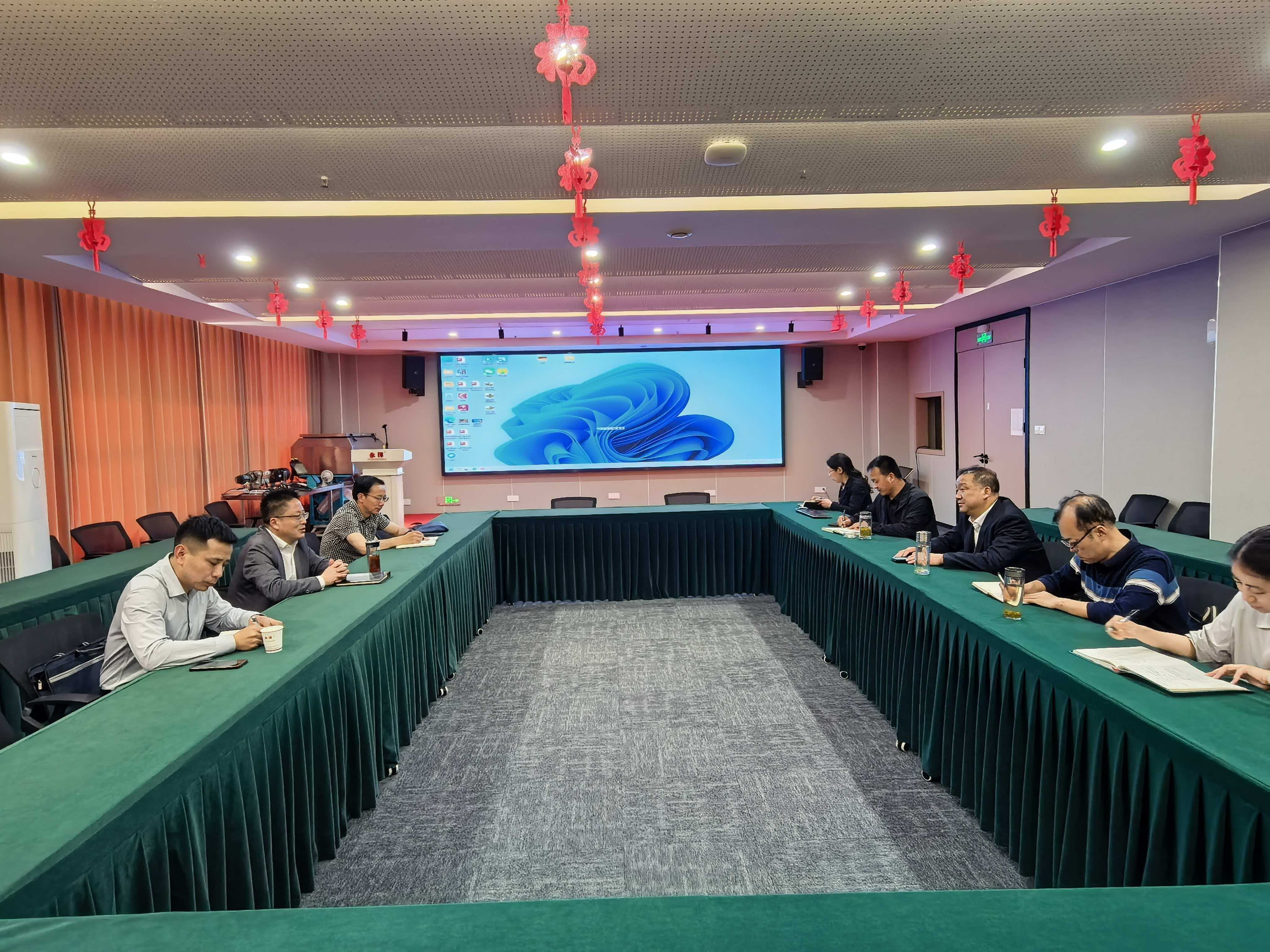 1776049685174088008.jpg 20260411100939_77579.jpg