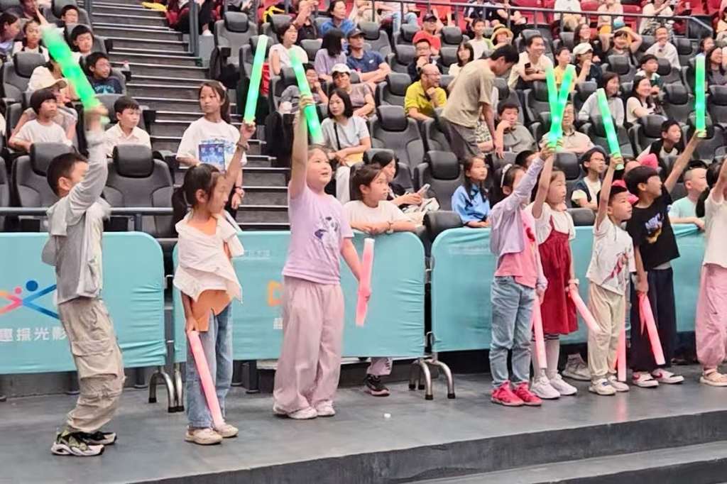 1783912948819080147.jpg 11.《寻秘自然·生命密码》湖北首映_1024_682_58.jpg