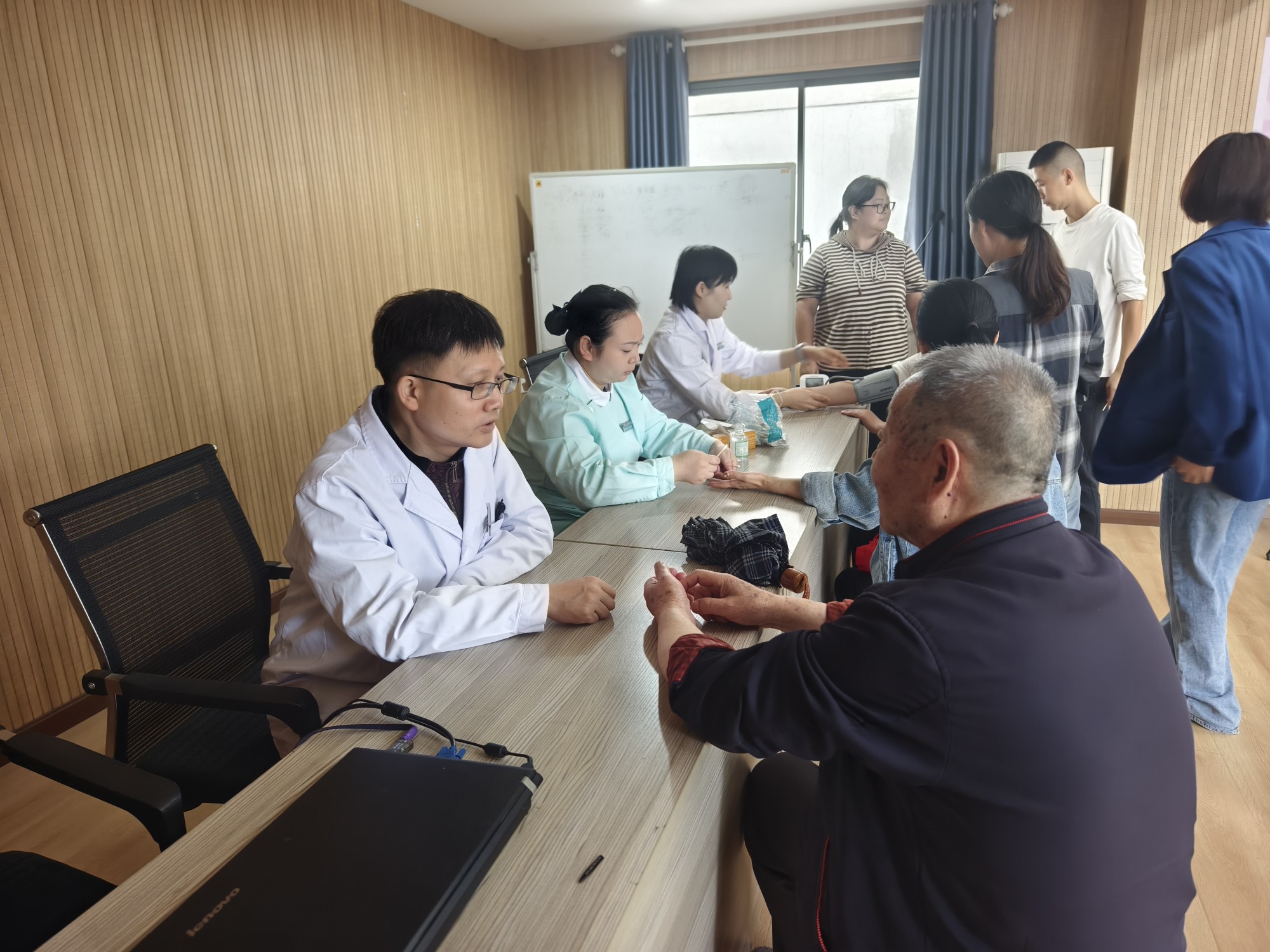 图片4_副本.jpg