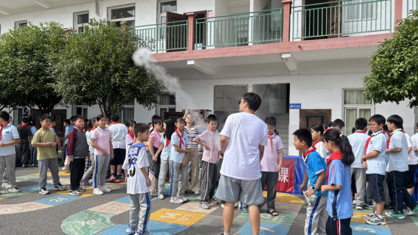 十七小流动科学课活动新闻稿(2)645.png
