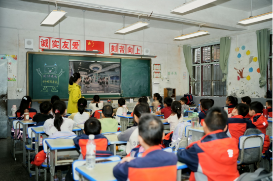 1027新闻稿--科普筑梦点亮乡村课堂+数智赋能播撒科学火种850.png