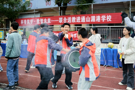1027新闻稿--科普筑梦点亮乡村课堂+数智赋能播撒科学火种999.png